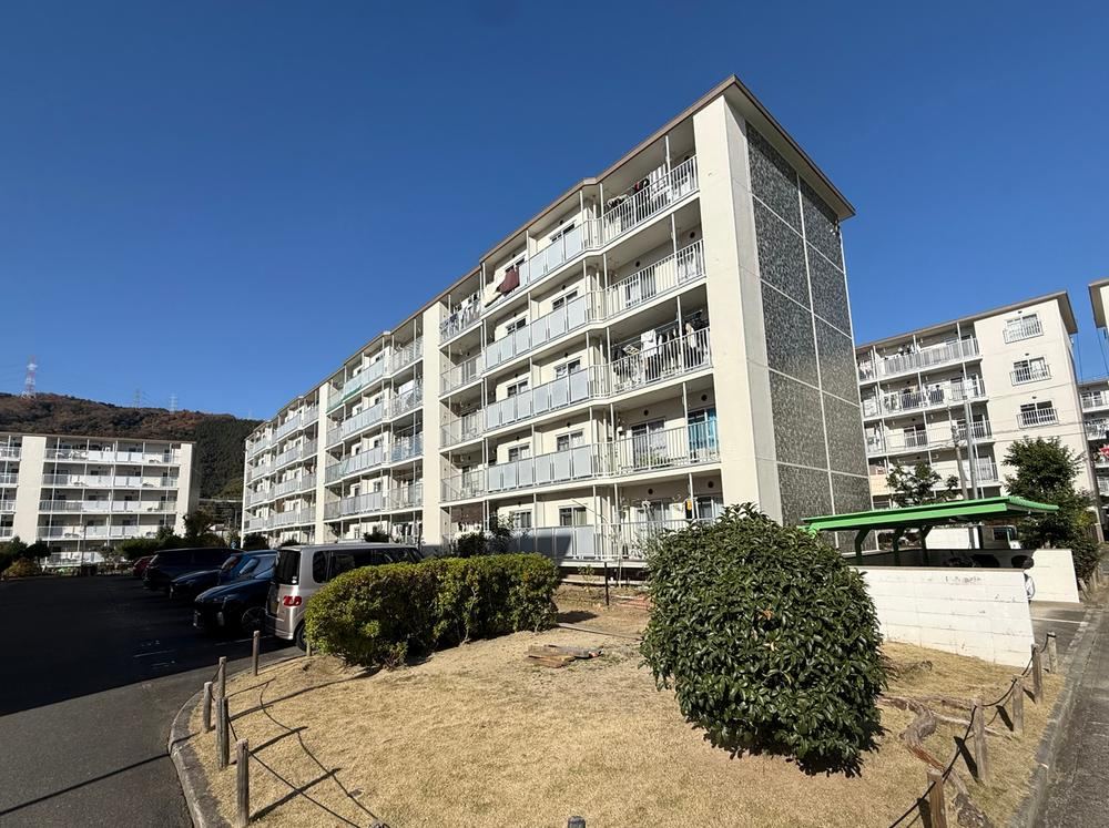 1LDK apartment in Shimamoto, Mishima District, Osaka - Photo 1