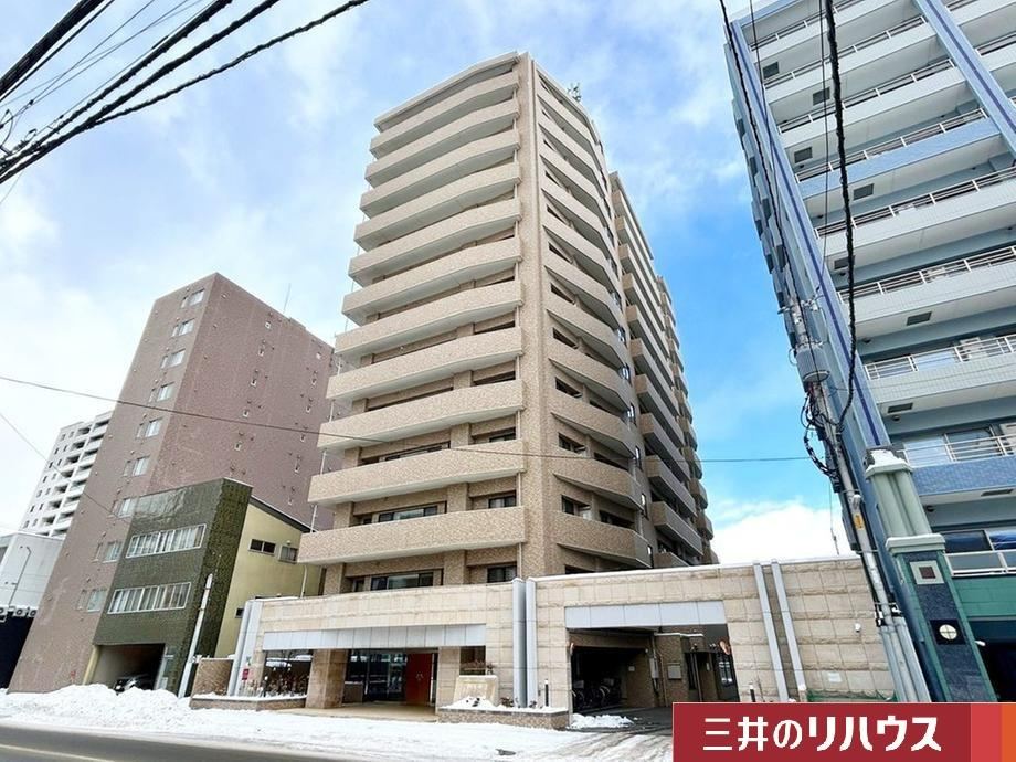 3LDK apartment in Chuo Ward, Sapporo, Hokkaido - Photo 1