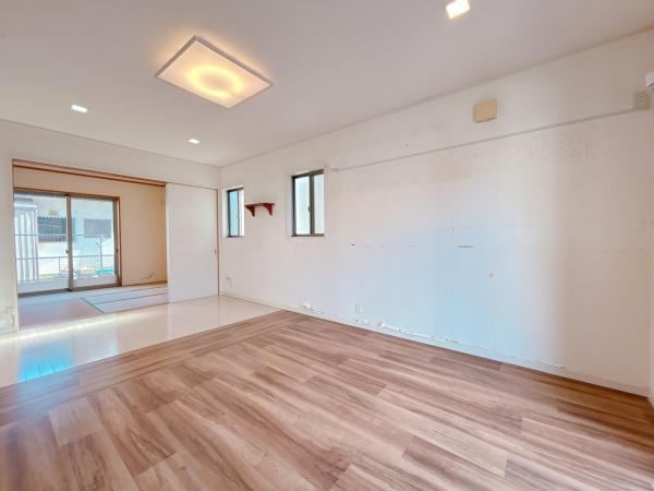Upcoming Renovated 4LDK House with Garden in Daichi - Photo 1