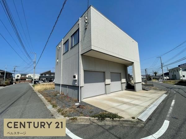 Modern 2LDK House with Indoor Garage and Lift - Photo 1