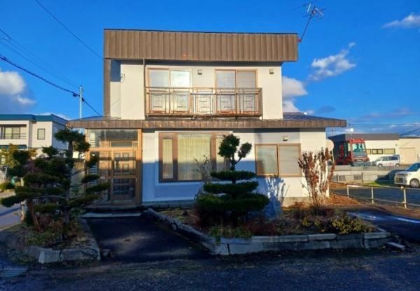 Affordable 4LDK Home in Asahimachi - Photo 1