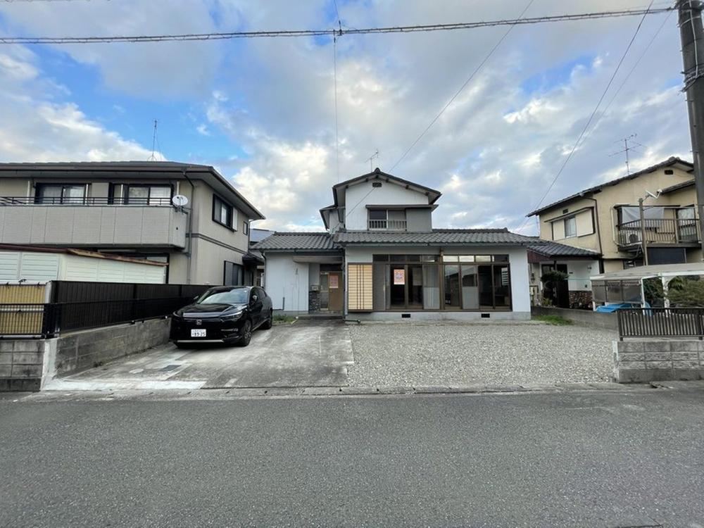 Affordable 4DK House Ready for Renovation in Yatsushiro - Photo 1