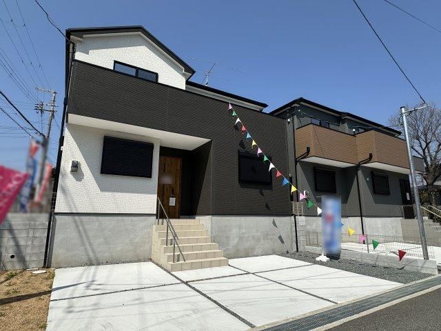 4LDK house in Tarumi Ward, Kobe, Hyogo - Photo 1