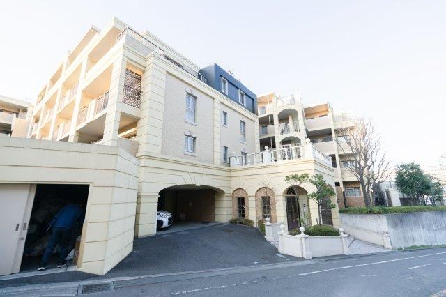 Spacious 3LDK Apartment Near Tama-Plaza Station - Photo 1