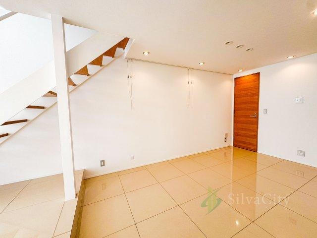 Luxurious 2LDK Detached House in Setagaya - Photo 1