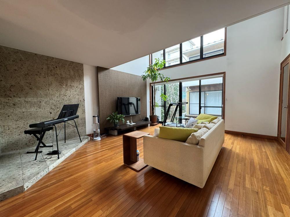 Bright House with Courtyard and Garden in Tsuzuki - Photo 1