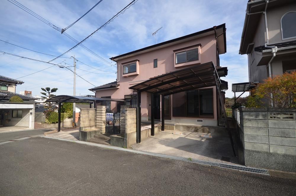 Spacious 6LDK+S Home with Renovation in Ushikuma - Photo 1