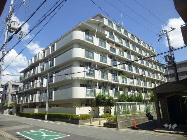 2LDK apartment in Higashinada Ward, Kobe, Hyogo - Photo 1