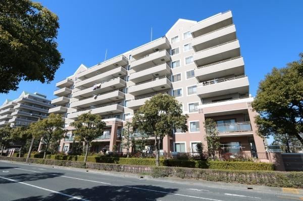 Convenient 4LDK Apartment with Garden in Yoshikawa - Photo 1