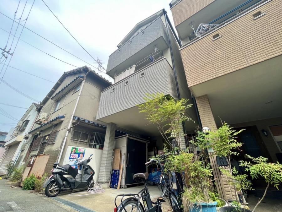 Stylish 4LDK House with Floor Heating in Konohana, Osaka - Photo 1