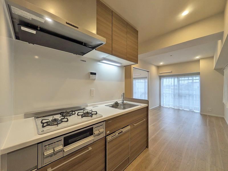 Renovated 1LDK Apartment Near Machiya Station - Photo 1