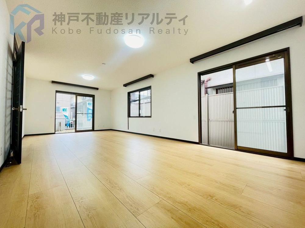 Renovated 5LDK House in Midori-cho, Kobe - Photo 1