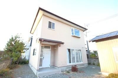 Charming 2LDK+S House Near Hanakawa Elementary - Photo 1
