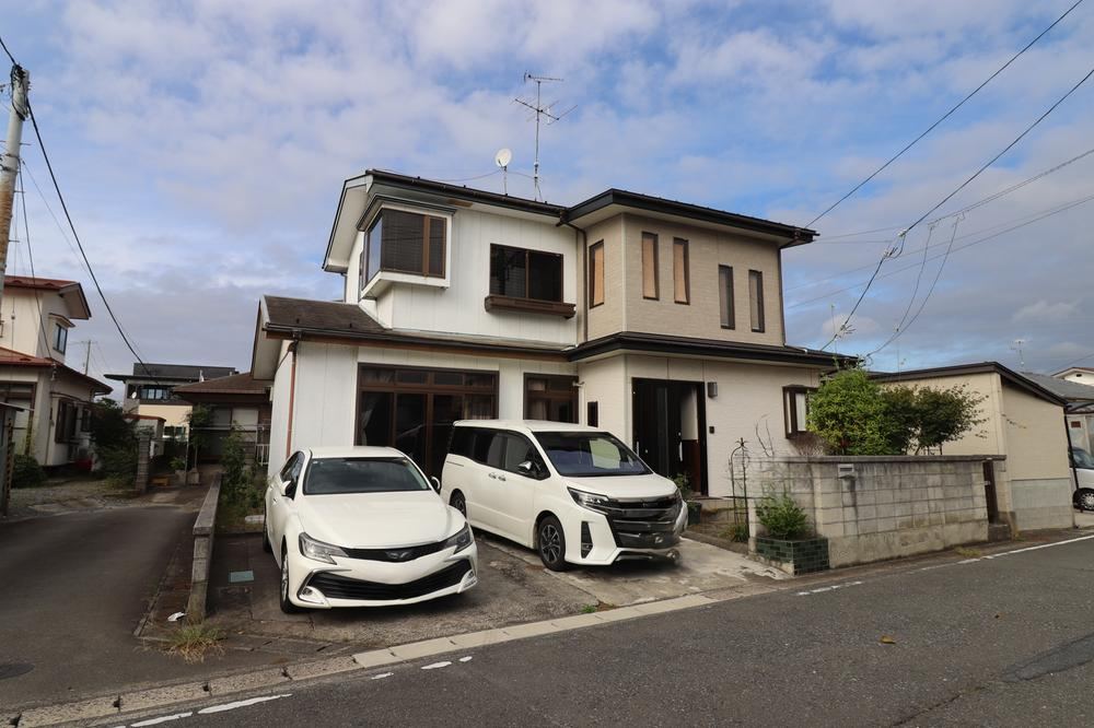 Affordable 4LDK Home Near Jabata Station - Photo 1