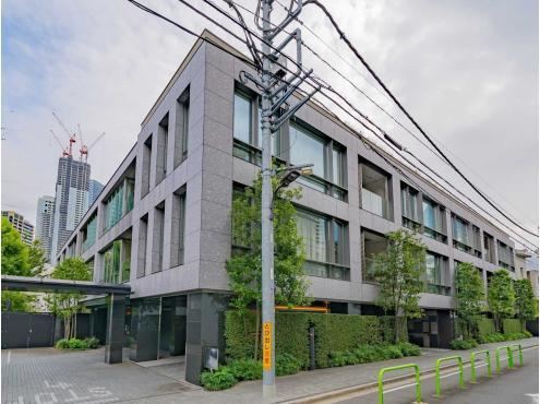 2LDK apartment in Minato Ward, Tokyo - Photo 1