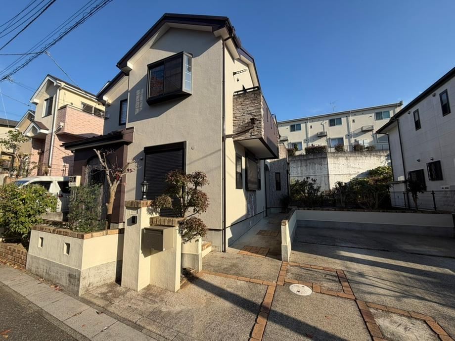 Renovated 6LDK Detached House with Solar System in Akiyama - Photo 1