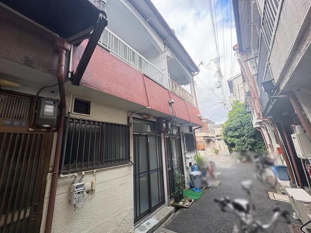 Investment-Ready 3DK House in Kadoma - Photo 1