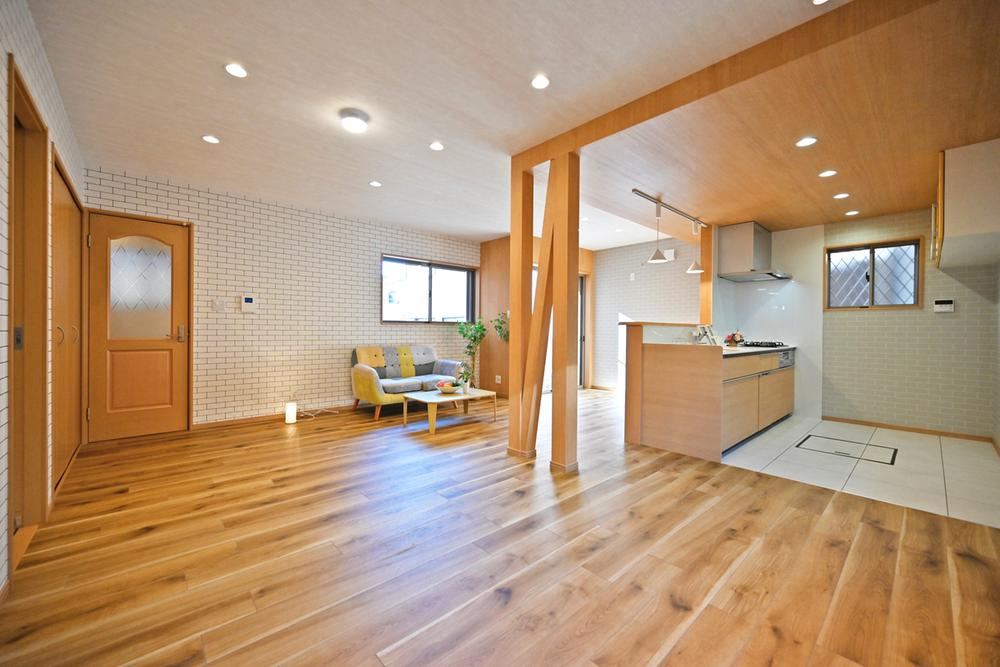 Modern 3LDK Home with Walk-in Closet in Takarazuka - Photo 1
