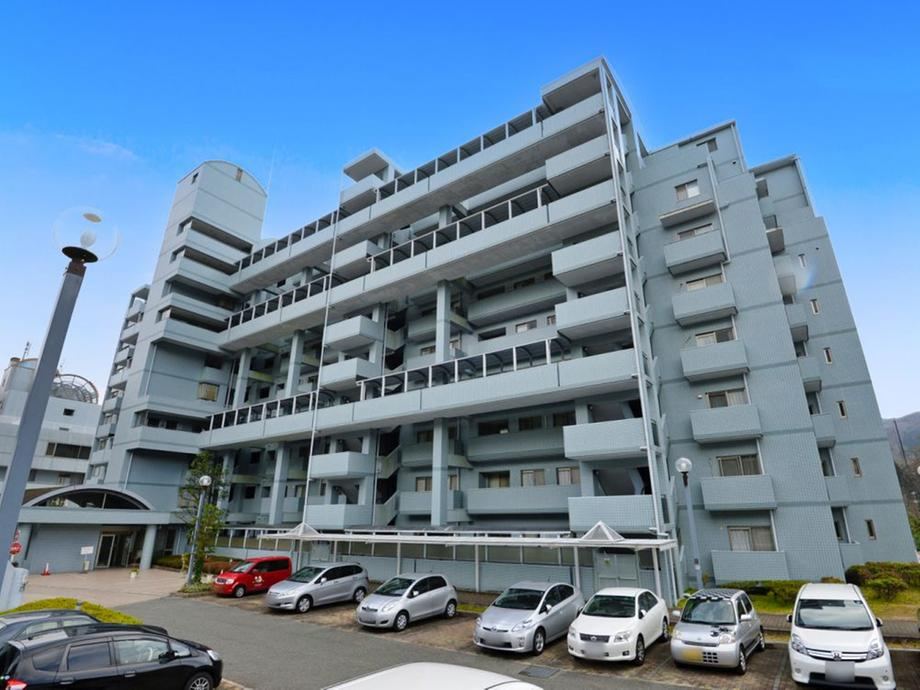 4LDK+S apartment in Kawanishi, Hyogo - Photo 1