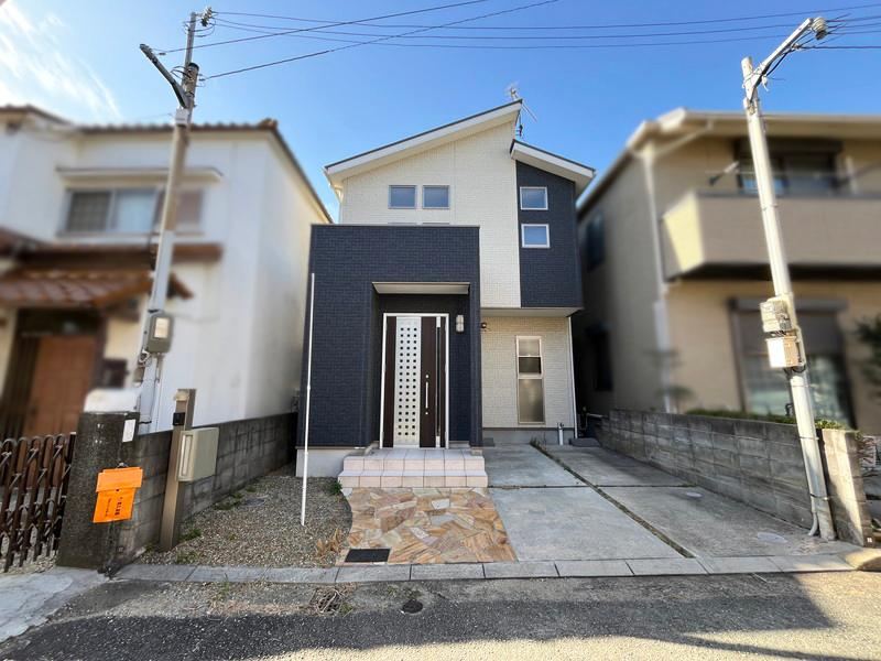 Bright 4LDK House in Nishioka, Akashi - Photo 1