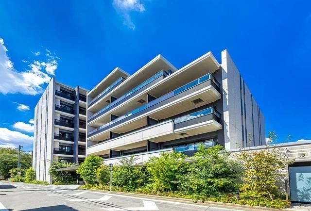 Modern 3LDK Apartment Near Asakadai Station - Photo 1