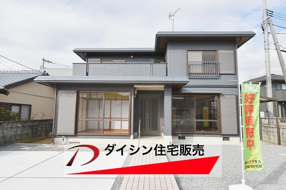 Renovated 3LDK House with Ample Parking - Photo 1