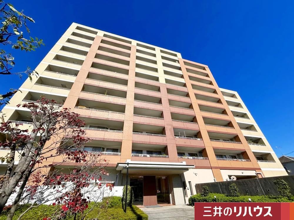 Modern 3LDK Apartment in Fuchu - Photo 1