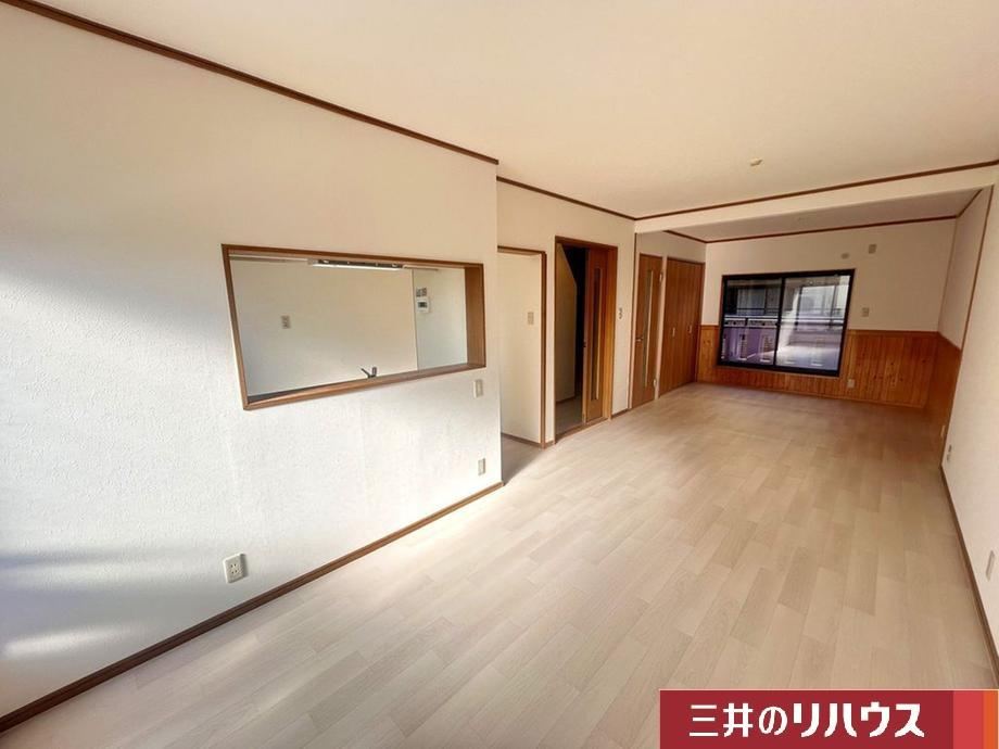 Well-Equipped 3LDK House Near Neyagawa City Station - Photo 1