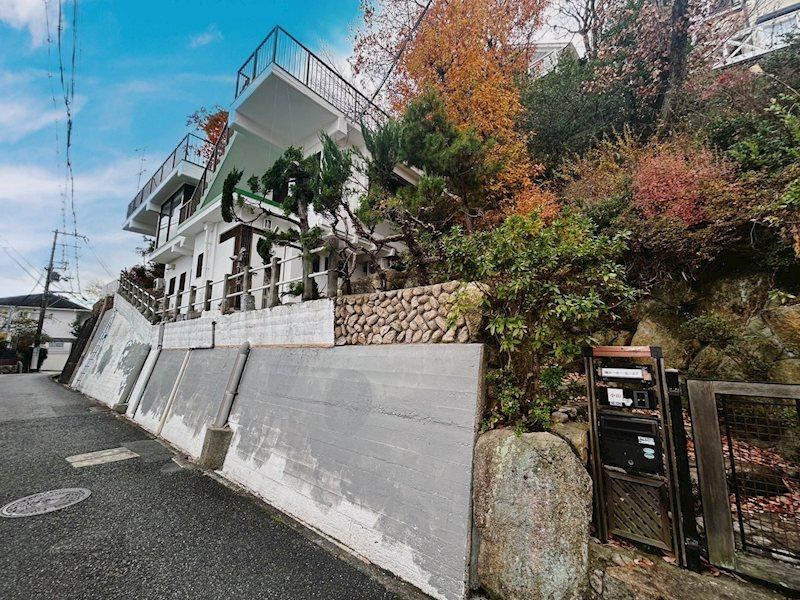 Renovated 1LDK with Rooftop Terrace in Nishinomiya - Photo 1