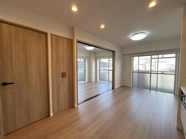 Stylish 2LDK Apartment in Kawagoe - Photo 1