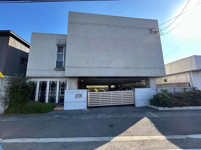 Versatile 4LDK RC House Near Main Road - Photo 1