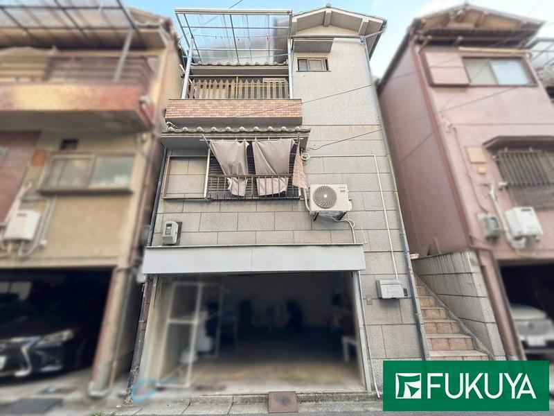 Cozy 2DK Home in Tatsu Namin, Osaka - Photo 1
