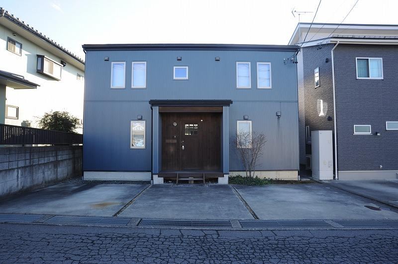 Warm BESS Home Surrounded by Trees in Suzaka - Photo 1