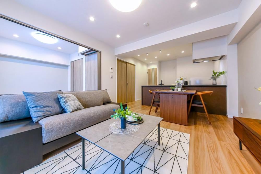 3LDK apartment in Shibuya Ward, Tokyo - Photo 1