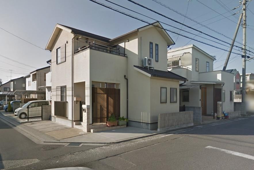 Convenient 3LDK House Near Shops in Matsuyama - Photo 1