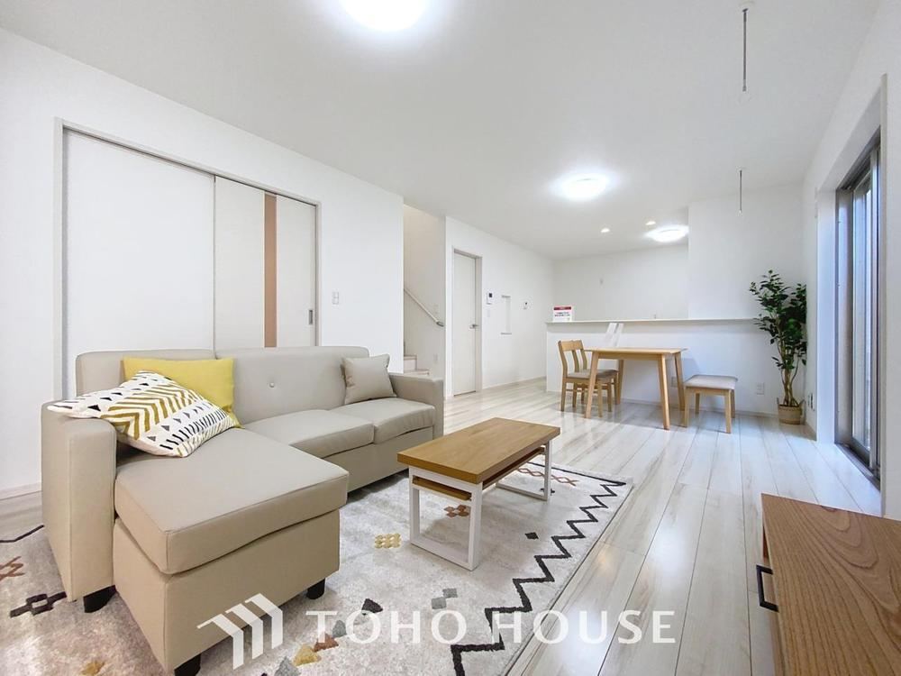 Beautifully Built 4LDK Home with Ample Storage in Funabashi - Photo 1
