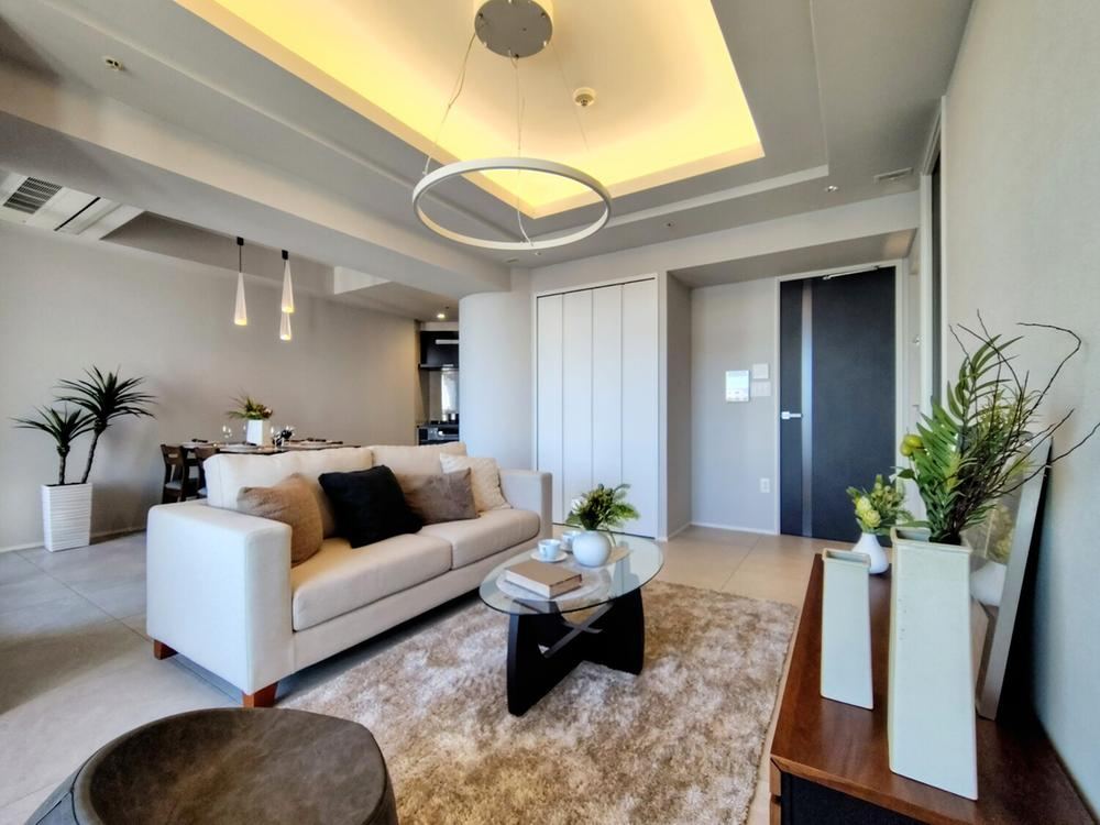 2LDK apartment in Minato Ward, Tokyo - Photo 1