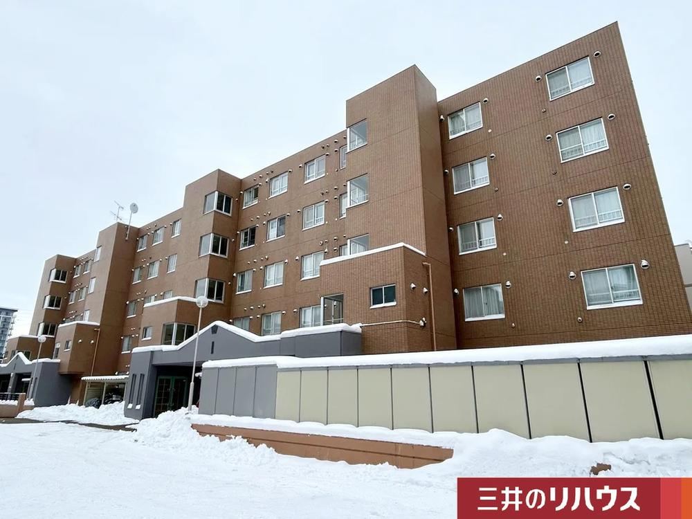 3LDK apartment in Toyohira Ward, Sapporo, Hokkaido - Photo 1