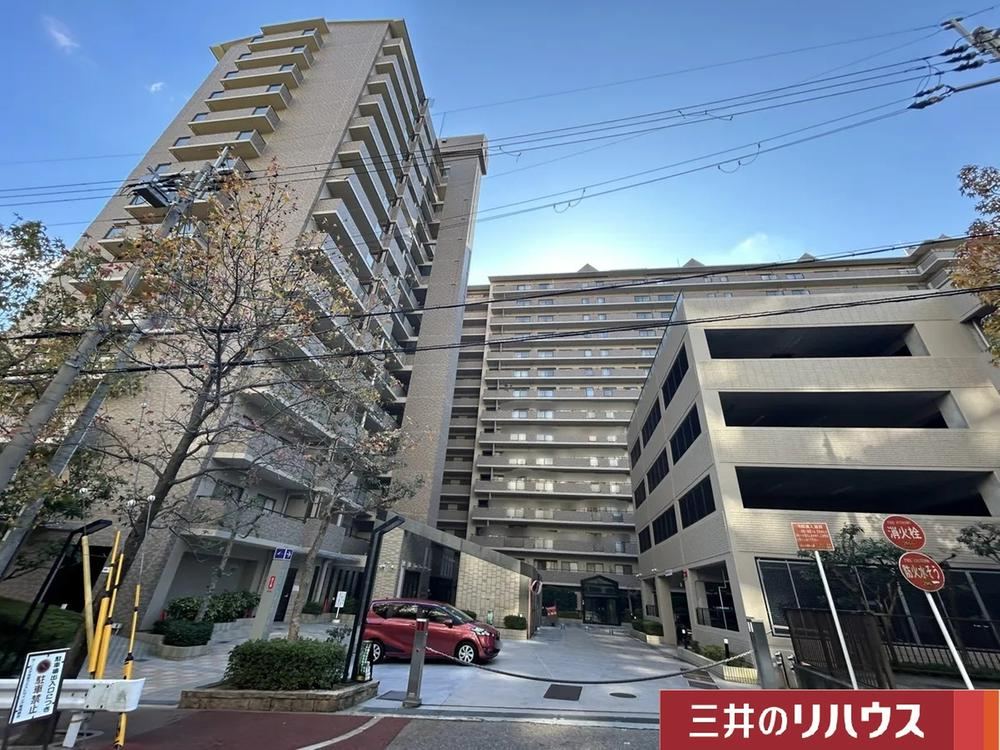 3LDK apartment in Takarazuka, Hyogo - Photo 1