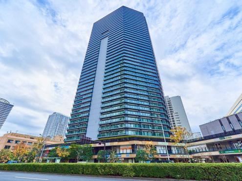 3LDK+S apartment in Minato Ward, Tokyo - Photo 1