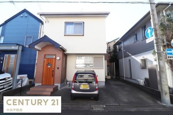 Well-Maintained 3LDK Home in Suruga - Photo 1