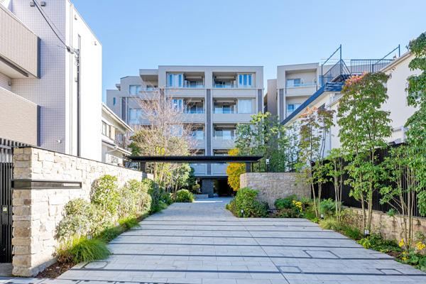 Charming 2LDK Apartment in Nakano - Photo 1