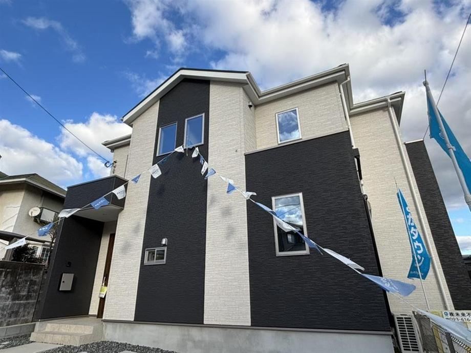 Modern 4LDK Detached House in Yahatanishi Ward - Photo 1