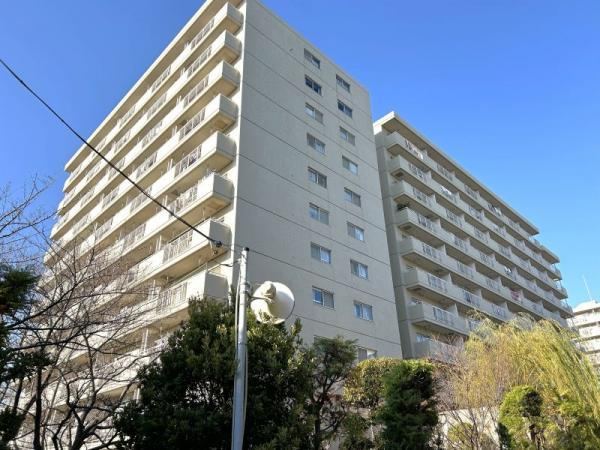 3LDK Apartment Near Shimosaka Nakayama Station - Photo 1