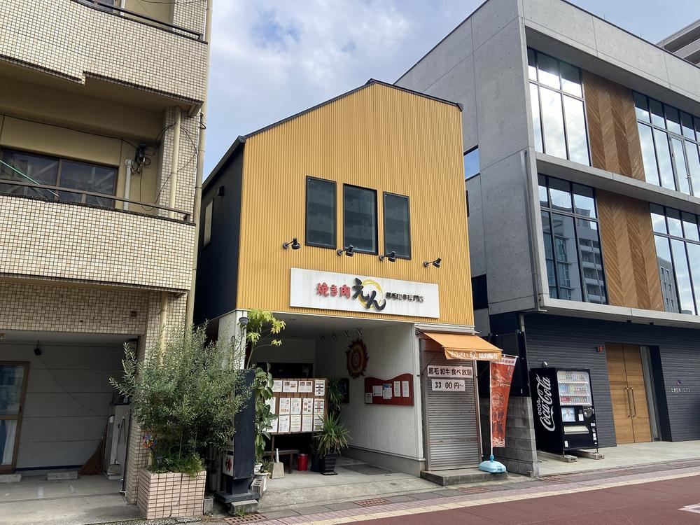 Convenient 2LDK Store-Front Home Near Akebono - Photo 1