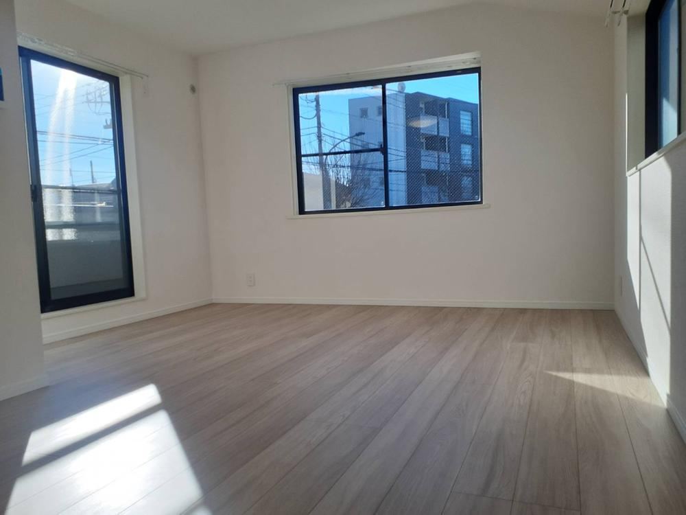 Conveniently Located 4LDK+S Detached House in Nerima - Photo 1
