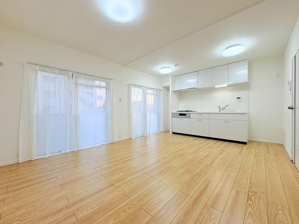 Renovated 2LDK Apartment with Good Views in Tama, Kawasaki - Photo 1