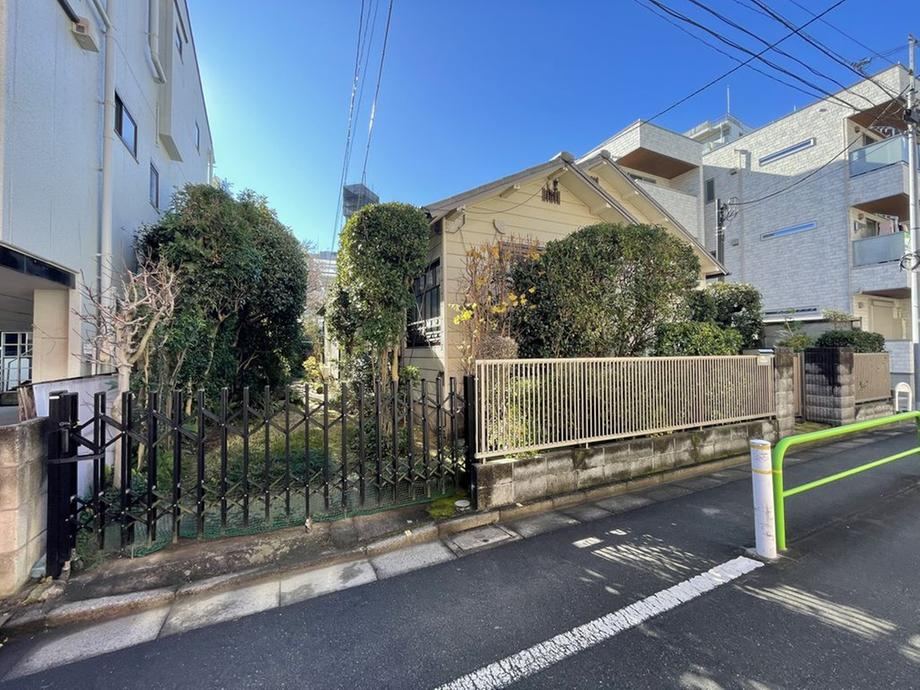 314 m² land in Itabashi Ward, Tokyo - Photo 1
