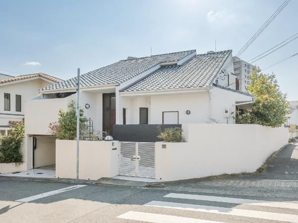 Corner Lot House in Tsutsujigaoka, Tarumi - Photo 1