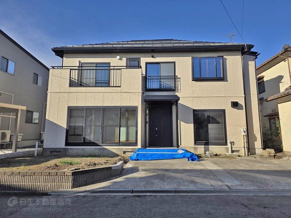 Elevator-Equipped 4LDK Home with Parking - Photo 1